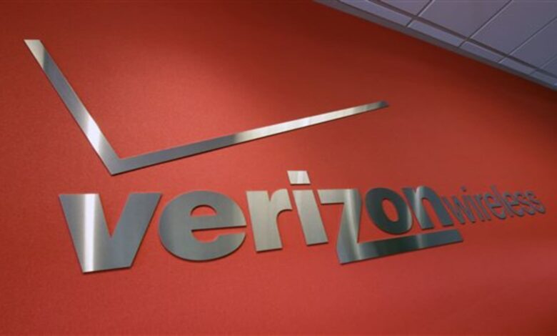 Verizon profit declines as pricier plans result in subscriber loss