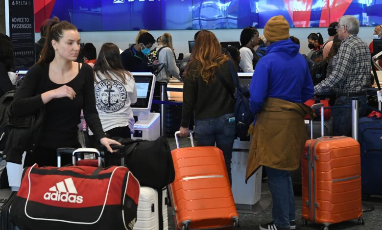 Thanksgiving air travel set for records in test for airlines