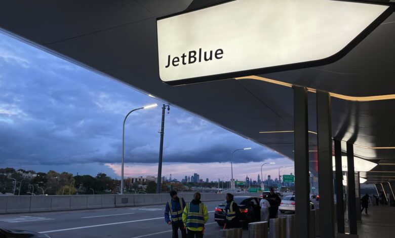 JetBlue to cut some routes after judge bars Spirit purchase