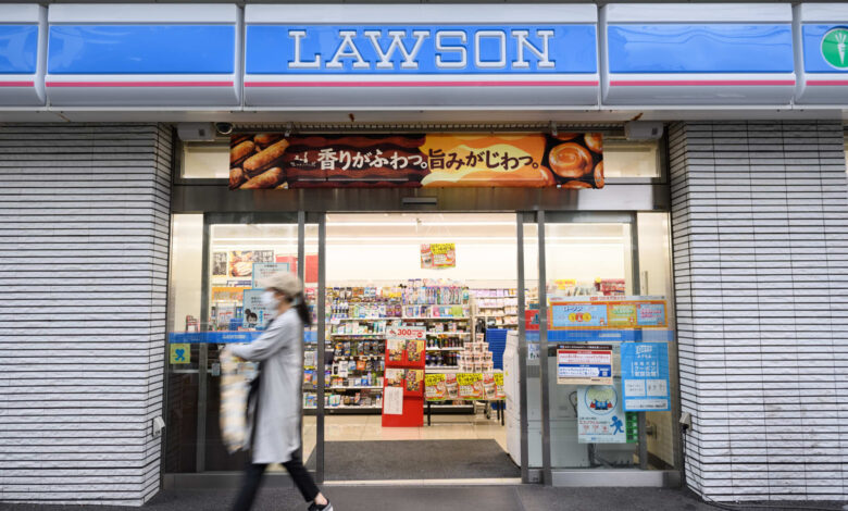 Lawson faces privatization bid from KDDI